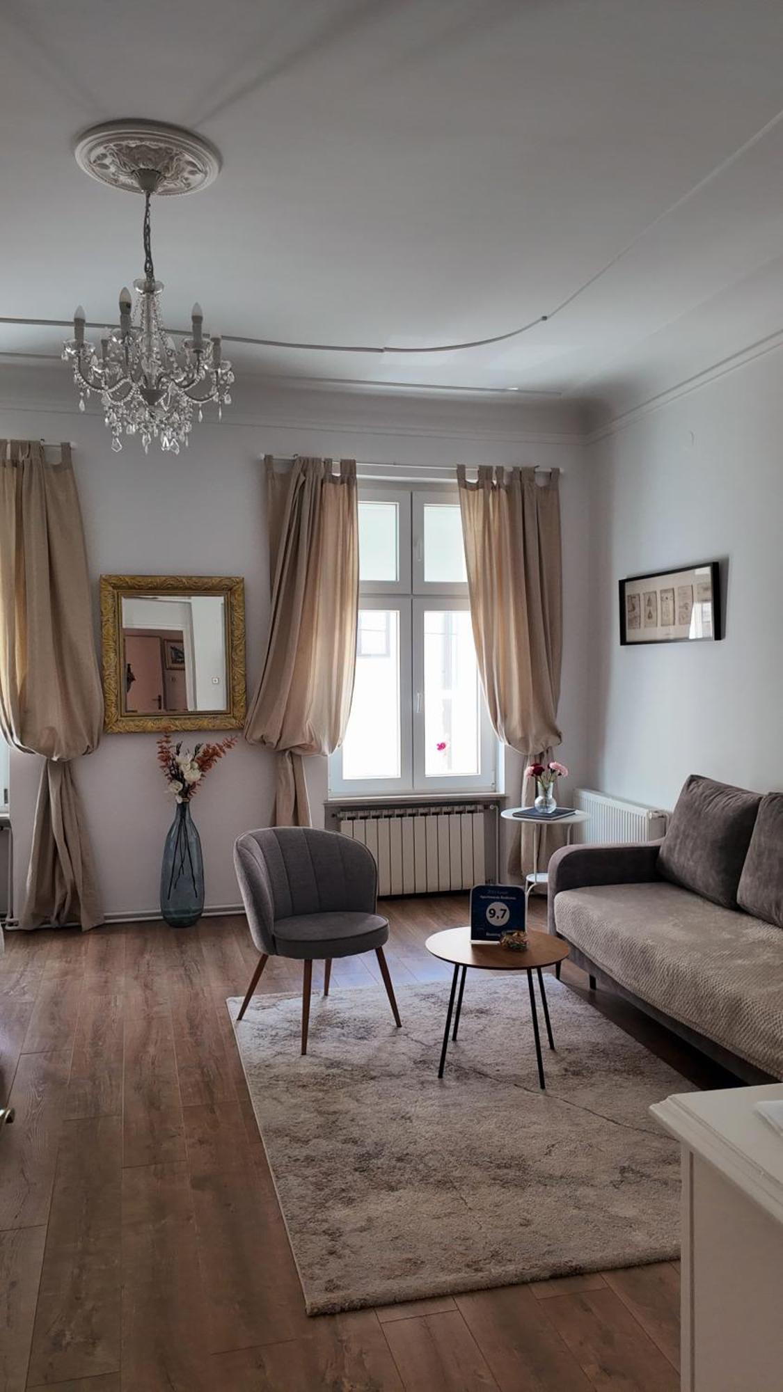 Luxury In Center Of Apartment